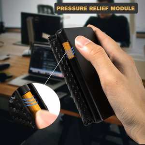 Кошелек-картхолдер Casekey RFID Slim Pop-up из карбонового волокна и кожи, минималистичный, с окошком для удостоверения личности и зажимом для денег, для мужчин - Product Image 3