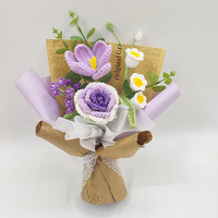 Cadeau de la Saint-Valentin, magnifique bouquet de fleurs en crochet bleu, fleurs tricotées, plantes en crochet pour cadeaux de femmes