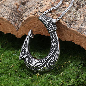 Vente en gros de bijoux d'hameçons nordiques Viking personnalisés pour hommes collier pendentif hameçon à motif celtique en acier inoxydable - Product Image 4
