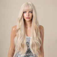 Perruque Longue Bouclée Blonde Platine 26 Pouces, Faite à la Machine, Densité 180%, Franges Complètes, Ondulations Volumineuses, Bonnet Complet – Tendances 2026