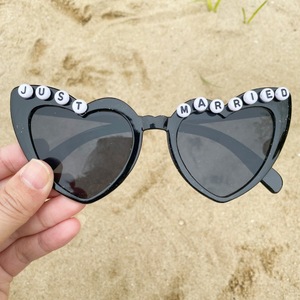 Lunettes de soleil pour la future <span class=keywords><strong>mariée</strong></span> en forme de cœur pour enterrement de vie de jeune fille, cadeaux, faveurs de fête, accessoires photo, fournitures pour le jour du mariage - Product Image 4