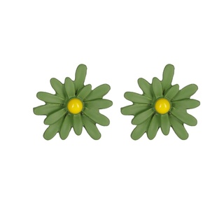 Pequeños pendientes de flores de sol pendientes de gancho de pendientes para niñas - Product Image 5