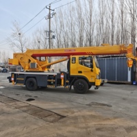 Grue de camion hydraulique Foton 12 tonnes certifiée CE, directement de l'usine, grue mobile personnalisée pour l'installation de murs-rideaux en hauteur