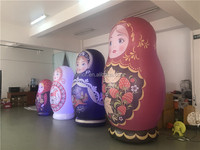 Magnifique poupée russe Matryoshka gonflable éclairée pour la décoration d'événements