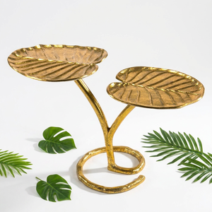 Table basse en laiton AK, artisanale, 2 niveaux, finition dorée, design attrayant en forme de feuille, table de luxe pour hôtel et décoration intérieure. - Product Image 3