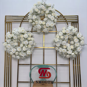 Couronne de fleurs artificielles en rose blanche et souffle de bébé, fabriquée à la main par SMOOTH Factory, décoration de fête de la Saint-Valentin - Product Image 1