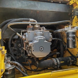 Komatsu 220-7เครื่องขุดมือสองถังน้ำหนัก22ตันปั๊มเครื่องยนต์125kw - Product Image 6