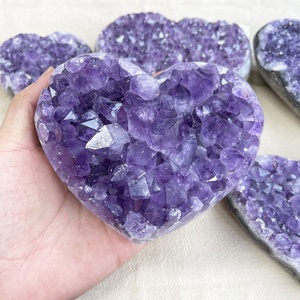 بسعر الجملة جمجمة جيود الجيمشت على شكل قلب ، جمجمات كريستال التأمل الطبيعية - Product Image 2