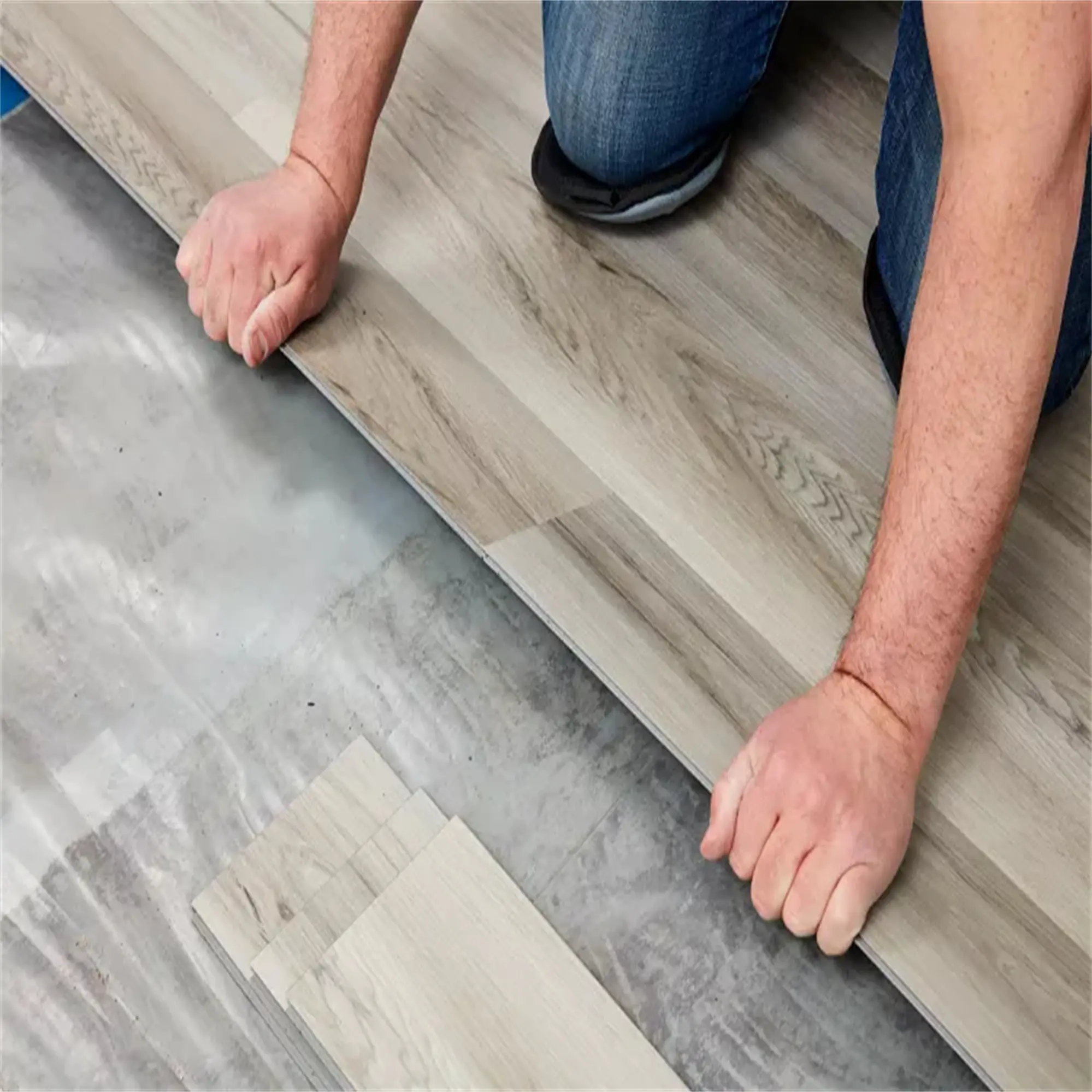 Plancher stratifié de haute qualité pour l'intérieur Planches de vinyle à noyau rigide en PVC Plastique Revêtement de sol SPC