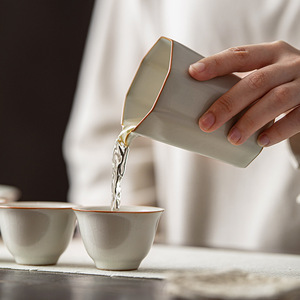 Taza de Té Cuadrada de Cerámica Ru Kiln, Porcelana Beige, Juego de Té Kung Fu, Accesorios para el Té de la Tarde - Product Image 4