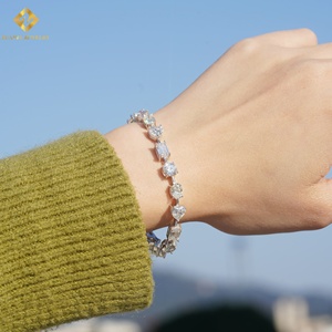 สร้อยข้อมือเทนนิสทรงหัวใจ ของขวัญ เงินแท้ 925 ประดับมรกตทรงเหลี่ยม เครื่องประดับงานแต่งงาน สไตล์สร้อยเทนนิสคลาสสิก ประดับมอสซาไนต์ทรงรี - Product Image 5