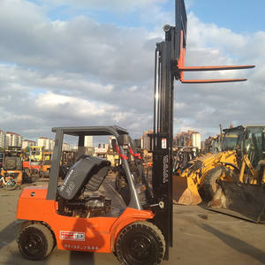 Chariot élévateur TCM FD30 d'occasion 10 tonnes 4x4 Diesel Utilisation de chantier Bonne qualité d'occasion Bonnes performances Prix bas - Product Image 1