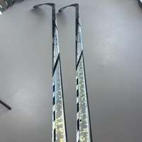 Bâton de hockey sur glace ergonomique en composite pour les commandes en gros des équipes, des clubs et des écoles, fabricant en gros avec service de logo personnalisé