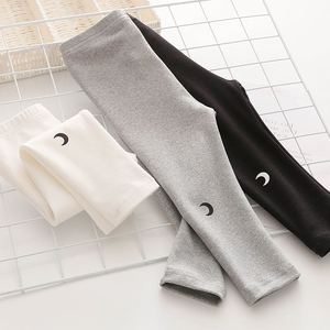 Pantalon de montagne noir pour bébés et enfants, pantalon de style Harem et pantalon à nouer en plastique pour bébés, disponible en ligne chez la boutique de gros - Product Image 4