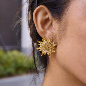 Juego de Joyería de Acero Inoxidable 18K con Pedrería, Collar y Aretes con Colgante de Sol y Luna para Mujer, Venta al Por Mayor - Product Image 3