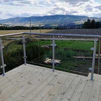 Balustrade en verre trempé de haute qualité avec poteaux en acier inoxydable 304/316 pour les balustrades de balcon de villa et d'hôtel