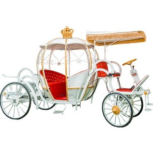 Chariot de mariage blanc en forme de citrouille / Chariot de Cendrillon traîné par des chevaux - Product Image 4