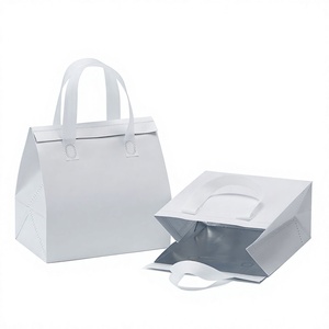 Sac isotherme imperméable de grande capacité en non-tissé avec motif lettres pour pique-nique et conservation des aliments - Product Image 2