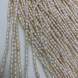 Op maat gemaakte 14 inch volle streng 3-3,5 mm rijstvormige zaadkraaltjes gekweekte zoetwaterparelstreng - Product Image 3