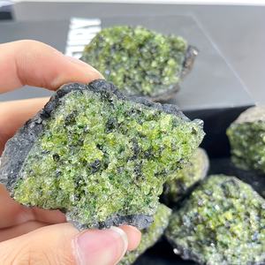 Cristales de Olivino Naturales al por Mayor, Estilo Feng Shui, Especímenes Minerales para Decoración del Hogar, Piedras Curativas en Bruto - Product Image 4
