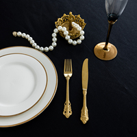Nappe rectangulaire noire en satin premium infroissable pour mariages, fêtes et banquets