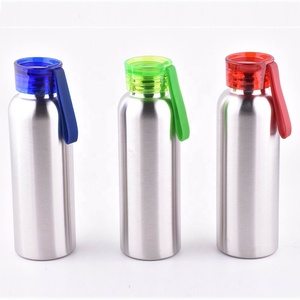 Botella de agua deportiva de acero inoxidable sin BPA de 550ml, botella duradera de medio galón para gimnasio al aire libre, cinturón de silicona, tapa de plástico con logotipo para alimentos - Product Image 1