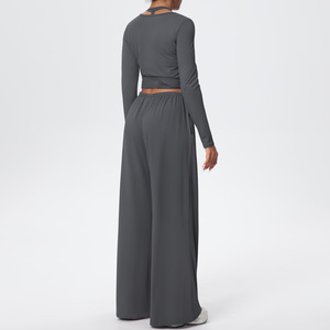 Vêtements de sport et de loisirs en plein air pour femmes, ensemble de yoga 3 pièces, tissu léger et respirant, extensible dans quatre directions, séchage rapide, uni - Product Image 4