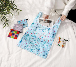 Proveedor de Vietnam, Bolsas de Compra Plegables Reutilizables de Poliéster Reciclado Ecológico con Logotipo Personalizado Impreso al por Mayor, Diseño de Letras - Product Image 5