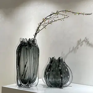 Прозрачная серая уникальная роскошная декоративная нестандартная ваза из дутого стекла