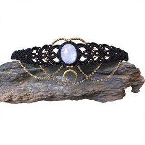 Collier en macramé doré fait main avec pierre de lune, style bohème, ajustable, pour enfants - Product Image 1