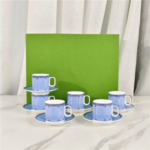 Ensemble cadeau de 6 tasses et soucoupes en porcelaine bleue classique écologique exquise pour mariage et utilisation hôtelière - Product Image 1