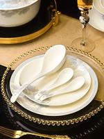 Service de table en porcelaine fine bleu clair à motifs floraux – Bols, assiettes et soupière de luxe – Vaisselle élégante compatible micro-ondes pour toute la famille