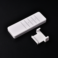Moteur de rideau intelligent blanc RF433MHZ avec télécommande, code d'apprentissage, matériau ABS, monocanal, alimenté par batterie, compatible Wi-Fi et commande vocale