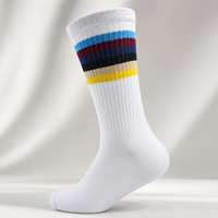 Chaussettes de sport personnalisées pour hommes et femmes, avec logo brodé, design tendance, en tricot, tube, blanc et noir, logo personnalisé