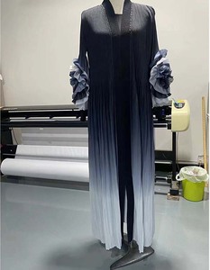 Ensemble deux pièces plissé dégradé violet sur mesure, style Dubaï, avec manches à volants, Abaya ouverte, tenue islamique modeste pour <span class=keywords><strong>femme</strong></span>, Aïd - Product Image 5