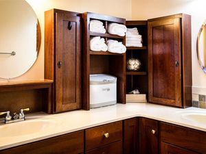 Espejo de baño LED montado en la pared con diseño de vidrio moderno, calentadores eléctricos infrarrojos de calentamiento rápido de 500W, iluminación retroiluminada con energía solar - Product Image 4