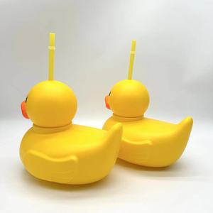 Commercio all'ingrosso personalizzato 1000ml anatre <span class=keywords><strong>gialle</strong></span> PP bicchieri di plastica di grandi dimensioni per feste da cortile tazze di succo di paglia bevande festival all'aperto - Product Image 4