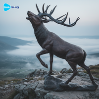 Sculptures de cerfs et d'élans en bronze grandeur nature pour la chasse en plein air, modèle rugissant avec détails gravés et finition plaquée