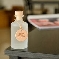Diffuseur de parfum pour le bureau avec bâtonnets en rotin naturel et étiquette en bois, en verre dépoli de qualité supérieure, avec huile parfumée