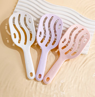 Brosse de massage du cuir chevelu avec poignée, brosse à cheveux incurvée ventilée pour le shampoing, brosse de douche pour cheveux humides et secs