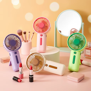 Mini ventilateur portable vert mignon avec batterie, idéal pour l'été, livré en boîte colorée - Product Image 1