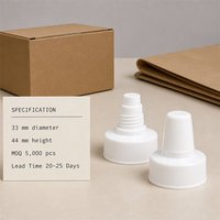 Bouchon distributeur en plastique blanc avec buse, fermeture à pression pour l'emballage de miel, sauce, moutarde, ketchup, sirop