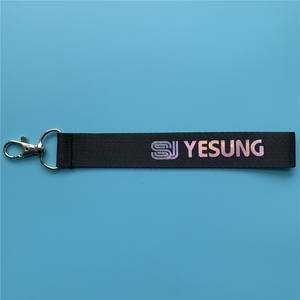 Kpop พวงกุญแจป้ายชื่อเลเซอร์ Super Junior พวงกุญแจ kyuhyun yesung eunhyuk donhae <span class=keywords><strong>shindong</strong></span> กระเป๋าจี้ของขวัญสำหรับแฟนๆ - Product Image 6