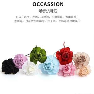 Rose naturelle préservée multi-têtes avec tige, roses éternelles en spray chocolatées pour la décoration intérieure et les arrangements de bouquets de mariage - Product Image 1