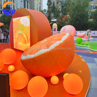 Modèle de fruit de dessin animé gonflable réaliste multicolore à impression numérique pour événements extérieurs, merchandising visuel et accessoires décoratifs