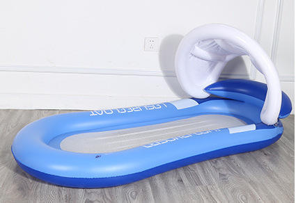 แถวลอยด้วยมุ้งหลังคาสีฟ้า