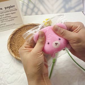 ตุ๊กตาหมีถักนิตติ้งลายใหม่สุดน่ารัก บีบแล้วเหนียวแน่น พกพาสะดวก ของขวัญคลายเครียดสำหรับเด็กและผู้ใหญ่ ขายส่งตุ๊กตาบีบ - Product Image 2