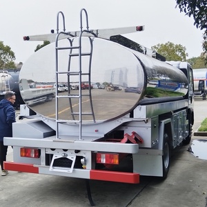Camión Cisterna Diésel HOWO 4x2 de 60 Ruedas Nuevo con Bomba de Carga, Camión de Suministro de Combustible para Reabastecimiento en Sitios Remotos - Product Image 6