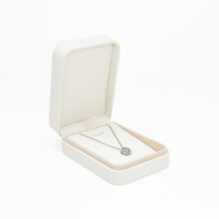 Boîte à pendentif élégante en cuir PU FANDIJI, personnalisable avec logo, avec processus de gravure métallique pour vos boîtes cadeaux personnalisées