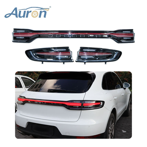 Luces Traseras LED AURON para Macan 2014-2017 958.1, Luces de Freno con Intermitentes Dinámicos, Lente Roja Transparente, Ajuste Universal - Product Image 1